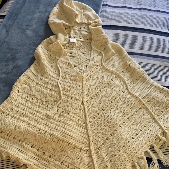 Poncho Sweeter - Picture 4 of 8